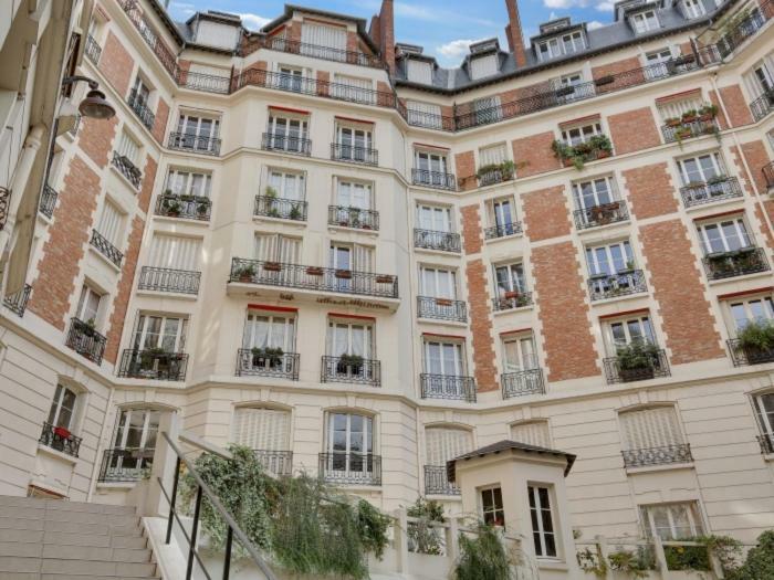 4 People Apartment Close To Eiffel Tower By Weekome Paris Exterior photo